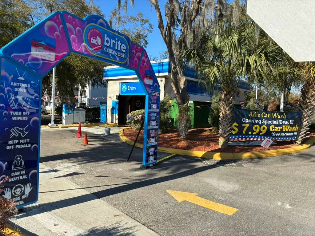 Entrance to Ali’s Car Wash in Ocala, Florida