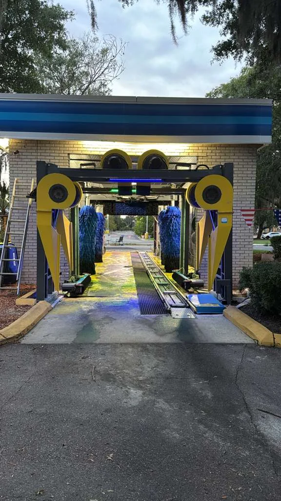 Europe Makine gantry installed at Ali’s Car Wash in Ocala, Florida
